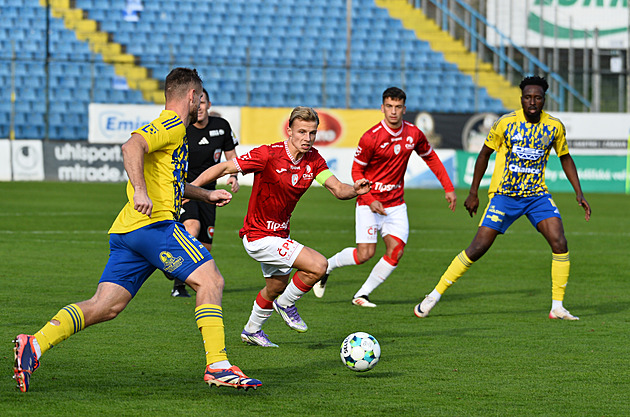ONLINE: Zlín - Pardubice 0:0, čeká se na posun ve skóre, Šimkův gól sudí odvolali