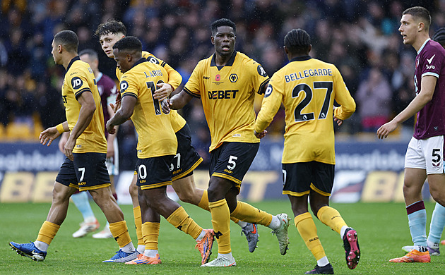 Frustrovaní fanoušci Wolves se obrátili i proti trenérovi, Krejčí a spol. stále strádají