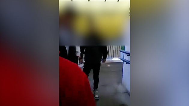 Výrostci v Ostravě brutálně zbili školáka, chlapec se teď bojí chodit ven