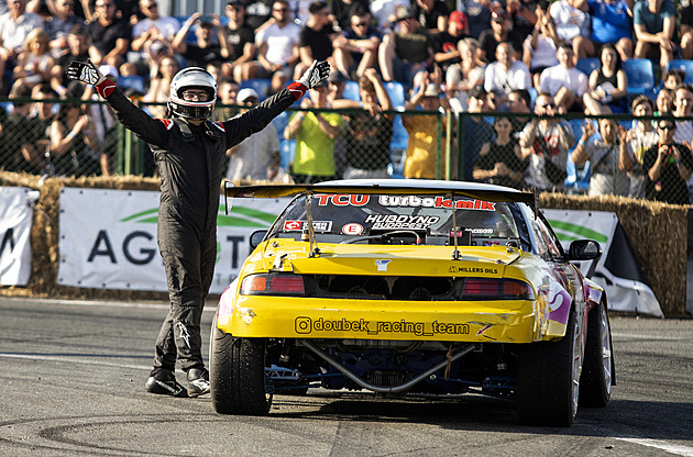 Doubek psal historii, mistrem smyku je jako teenager. Auto ho mění na extroverta