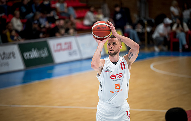 Rozběhaný Nymburk proti Opavě nešetřil trojkami, zářili hlavně Hruban a Svoboda