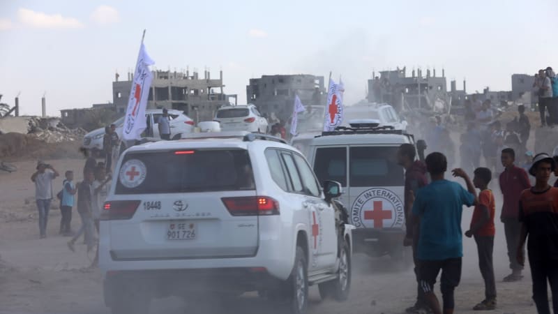 Hamás předal tělo údajného izraelského rukojmího Červenému kříži. Armáda pro něj musí do Gazy