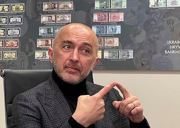 Ukrajina maže další odkaz na okupanta. Ze sovětských mincí kopijek budou šahy