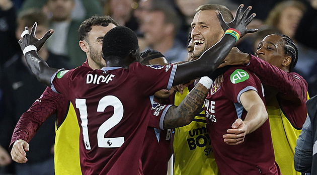 ONLINE: Souček vyrovnal Bergerův rekord, West Ham slaví. Vedoucí Arsenal prohrává