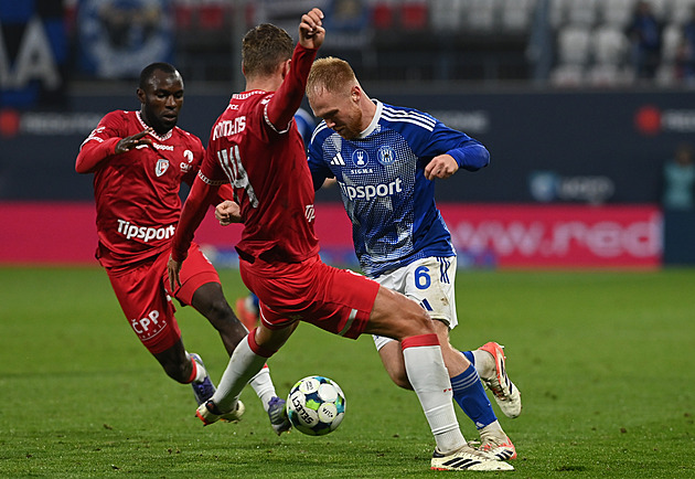 ONLINE: Olomouc - Pardubice 0:1, hosté jdou do vedení, z rohu skóruje Lurvink