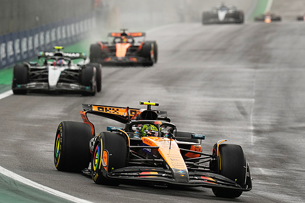 ONLINE: Velká cena Brazílie plná nehod. Leclerc končí, Verstappen musí do boxů