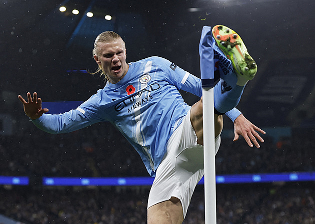 ONLINE: City ve šlágru přidává Liverpoolu druhý gól. Villa nadělovala, Newcastle padl