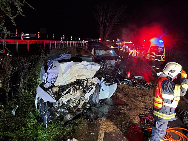 Obětí nehody na Olomoucku je patnáctiletá dívka, řidič vjel do protisměru