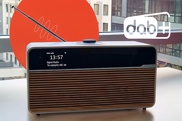 Digitální rádio DAB+ se v Česku rozjíždí, nouzová výstraha vás i probudí