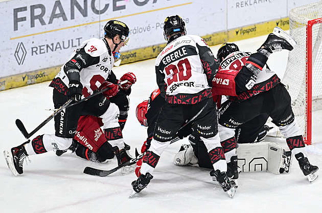 ONLINE: Hradec hostí Spartu, Kladno prohrává s Brnem, Budějovice srovnaly