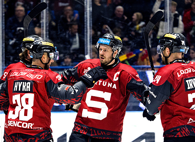 ONLINE: Sparta ničí Kladno, Litvínov opět vede. Pardubice ztrácejí s Vítkovicemi