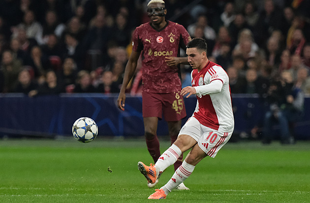 ONLINE: Benfika vede na Ajaxu, hraje také Galatasaray. Pak v akci City či Barcelona