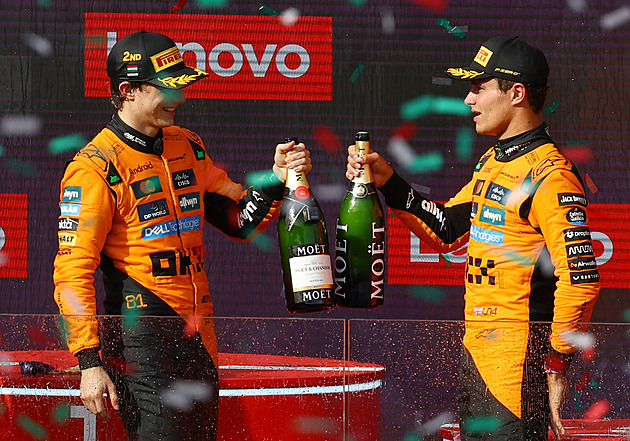 Boj o titul, McLaren to zkusil na Piastriho: Vzdáš se své šance a pomůžeš Landovi?