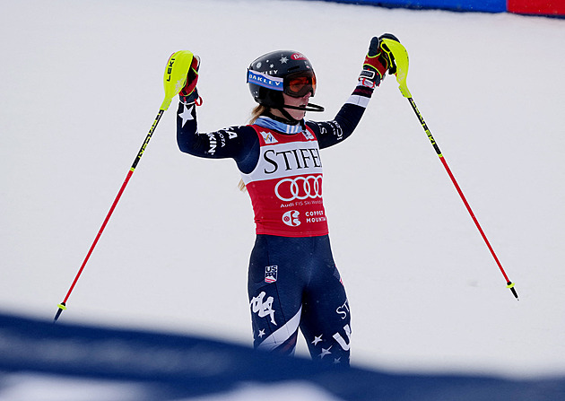 Tři slalomy, tři vítězství. Shiffrinová zatím vládne, řádí i 19letá Albánka