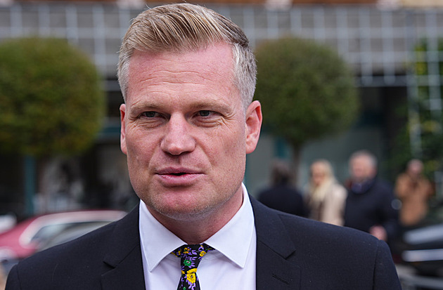 Turek na Hrad nedorazí. Je upoután na lůžko, řeší se i operace