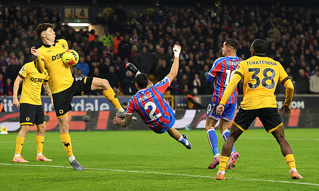 ONLINE: Krejčí v základu, Wolves hrají proti United. Dočkají se prvního vítězství?