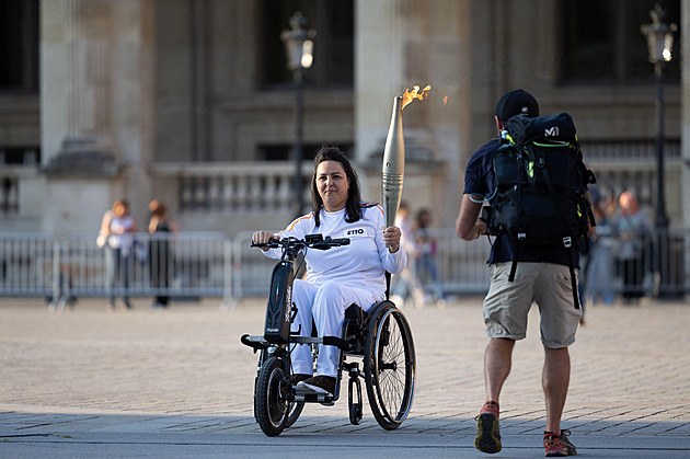 Bronzová akrobatická lyžařka z Turína se po ochrnutí vrací. Uspěje na paralympiádě?