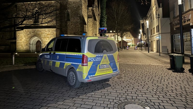 Hrůza na vánočních trzích v Německu: Mladíka bodnul migrant. S nožem v zádech prosil o pomoc