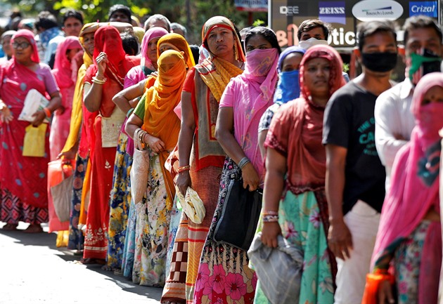 Indie platí ženám v domácnosti, ty si pochvalují větší nezávislost