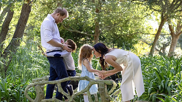 Princ Archie a princezna Lilibet vyrostli. Harry a Meghan ukázali obě děti