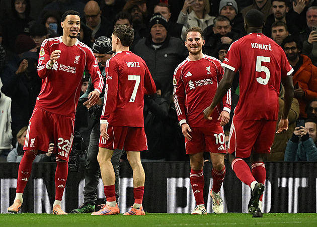 ONLINE: Wolves bez bodu, Liverpool slaví. City poskočilo do čela, jak odpoví Arsenal?