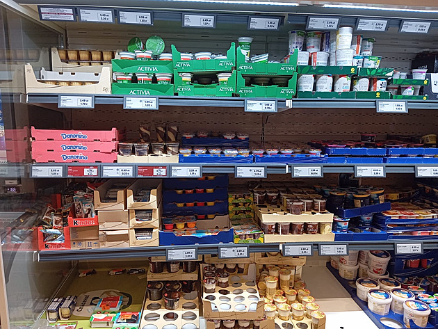 Čína zavádí vysoká cla na mléčné výrobky z EU, podle Bruselu neoprávněně