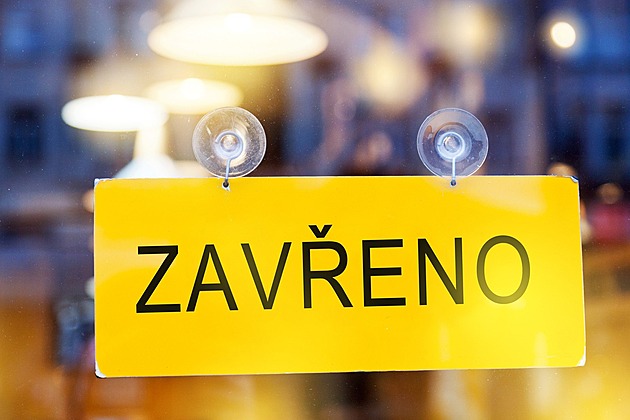 Otevírací doba obchodů na první vánoční svátek 25. prosince. Nakoupíte u rozvážkových služeb?