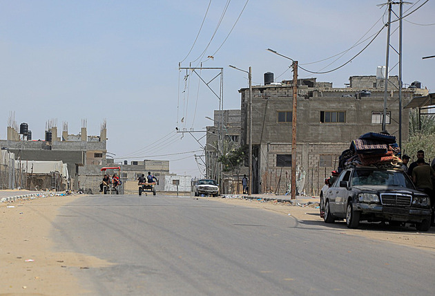 Přechod Rafah by se mohl otevřít do týdne, Izrael hledá posledního rukojmího