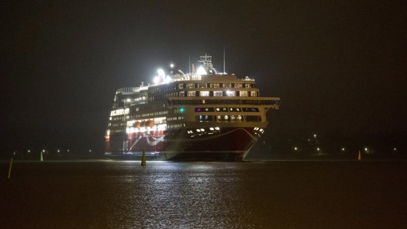 Tragédie na Filipínách: Potopil se trajekt s více než 350 lidmi. Nejméně 15 lidí zemřelo