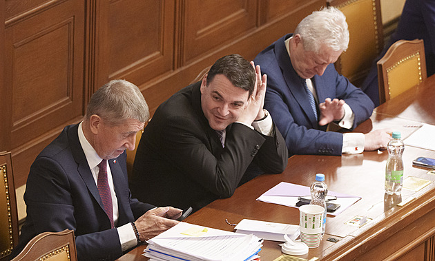 Vláda nemá být pouťový autodrom pro Motoristy, řekl šéf ODS Kupka