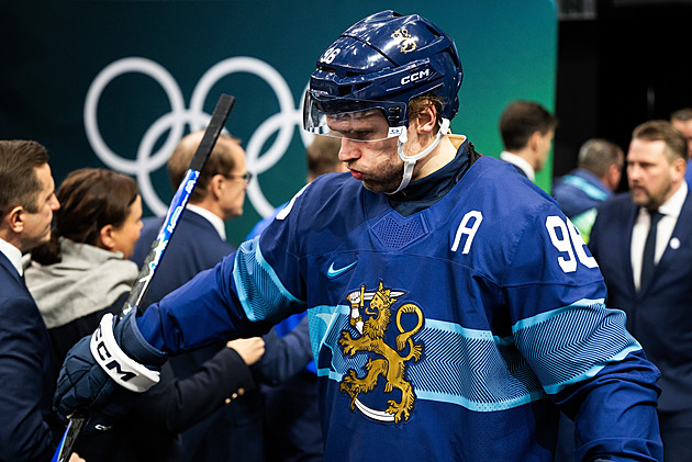 Hvězdný Fin dal po zápase dítěti hokejku, pak se vrátil a vyprosil si ji zpátky