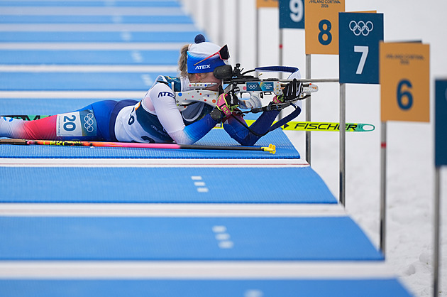 Biatlon na ZOH ONLINE: Ženy jedou stíhací závod, Voborníková v půli bezchybná