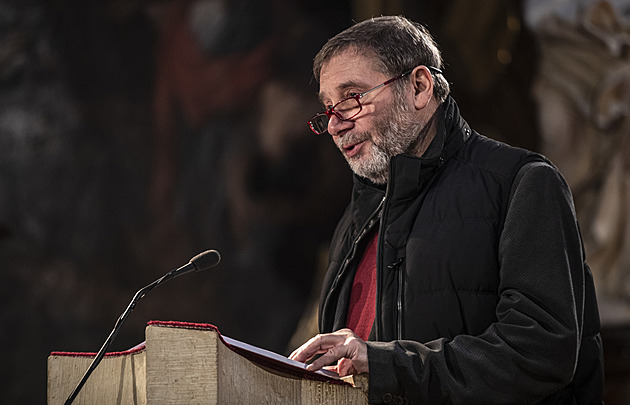 Kriminalisté obvinili čtyři bývalé důstojníky StB, pronásledovali herce Töpfera