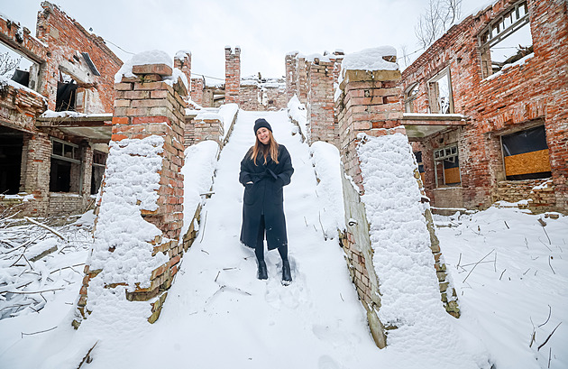 Dokud dům stojí, je na co navázat, říká architektka křísící továrnu na lustry