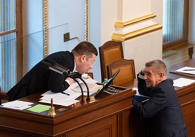 Já se vás nebojím, vy se bojte mě, řekl Babiš před hlasováním o jeho vydání