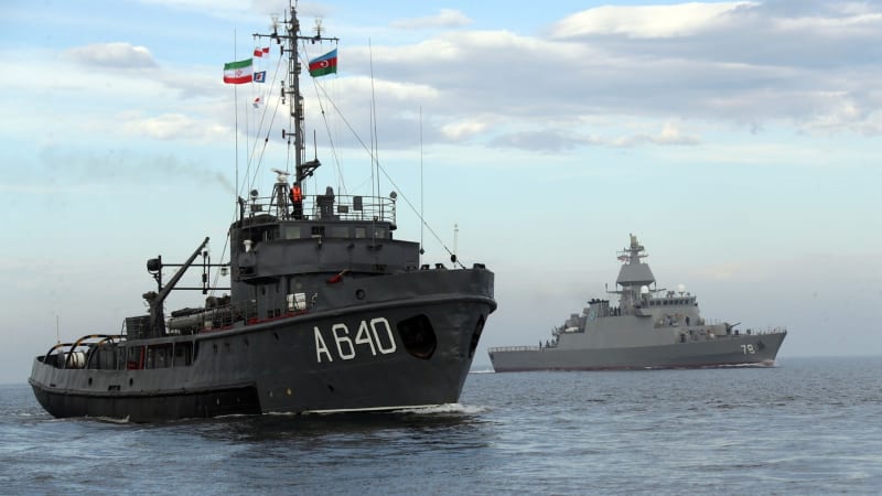 Perská ropa nepoteče delší dobu, USA tankery chránit nebudou. Experti mluví o pohřebišti