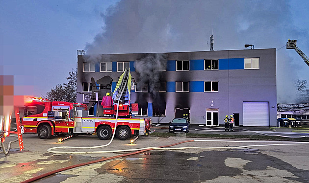V pardubické hale, kde hořelo, se drony pro Izrael nikdy nevyráběly, uvedla firma