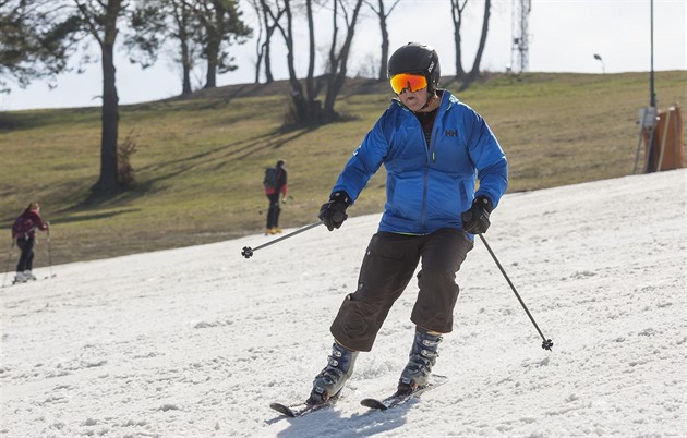 Sníh rychle mizí, lyžuje se jenom ve Stupavě. Chtějí vydržet až do Velikonoc