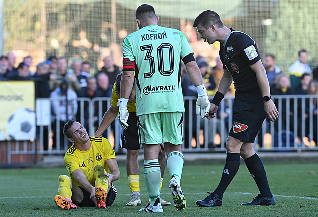 Fotbalová kauza: FAČR vyšetřuje i gólmana, co vyřadil Sigmu, či manažera HC Olomouc