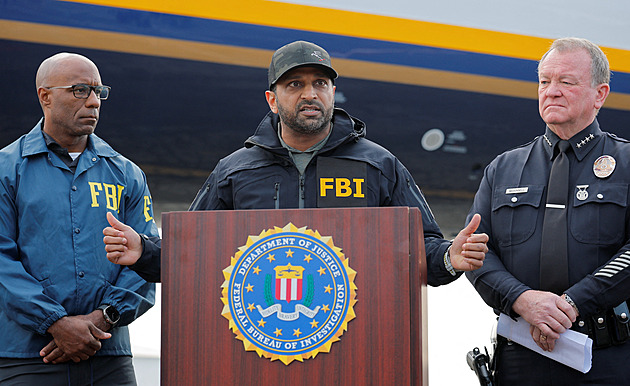 Hackli šéfa FBI i výrobce F-35. Za škodící Íránce nabízí USA 10 milionů dolarů