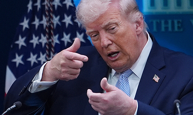 Vzpamatujte se, jste slabý a papežem jen díky mně, vzkázal Trump Lvu XIV.