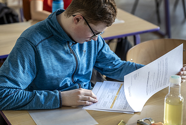 Děti píšou přijímačky na víceletá gymnázia. Vedou se spory o jejich zrušení