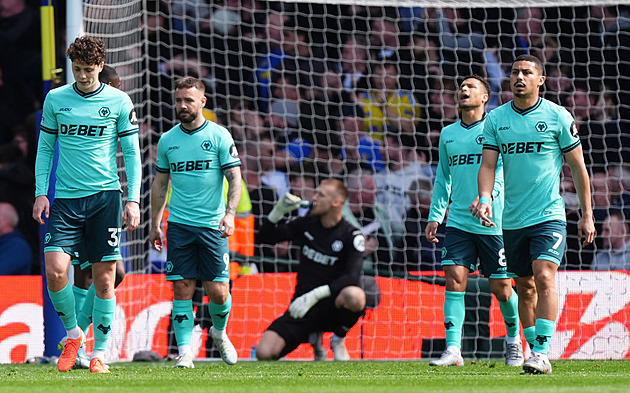 ONLINE: Wolves prohrávají, Krejčí kvůli zranění střídal. Kinský opět v základu