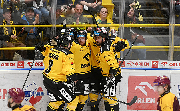 ONLINE: Litvínov - Jihlava 2:0. Dva góly za šestnáct sekund, domácí utíkají soupeři