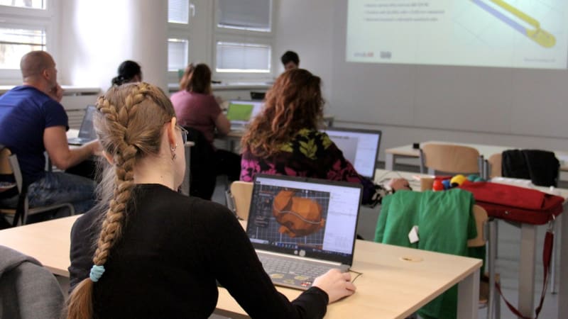 Zemřel oceňovaný profesor Miloš Šeda. Podílel se na výzkumech spjatých s kybernetikou i AI