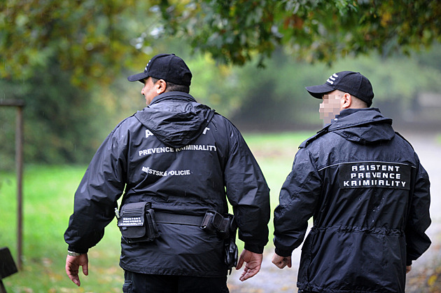 Bez pistole i pravomocí. Městská policie nabírá nové kolegy, požadavky se sníží