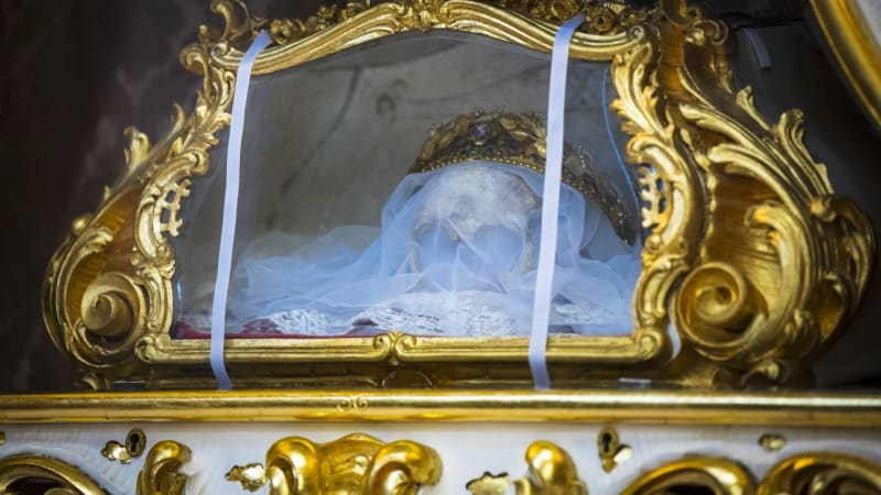 Zloděje lebky svaté Zdislavy může stihnout kletba či neštěstí, míní arcibiskup. Nastínil motiv