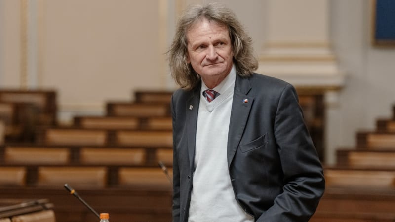 Ševčík opět u soudu neuspěl. Poslanec se bránil proti odvolání z funkce děkana