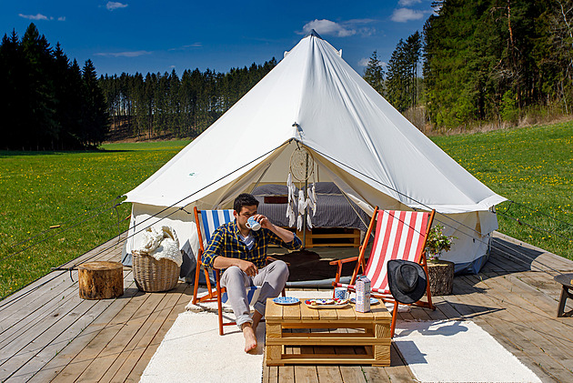 Pasti českého glampingu: Za co dáváte tisíce a kdy hrozí drahé zklamání?