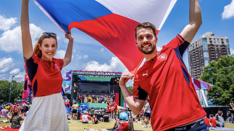 MS ve fotbale ON-LINE: Češi hrají o všechno s překvapivou sestavou. Na JAR vyrukují bez Součka